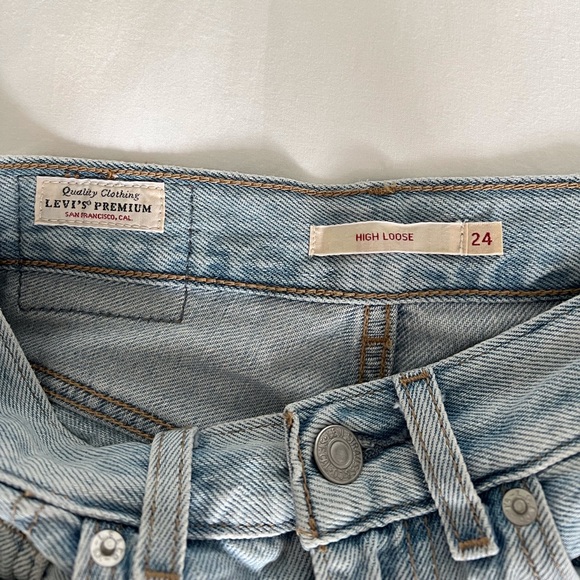 Levis high loose light wash jeans - Picture 9 of 11